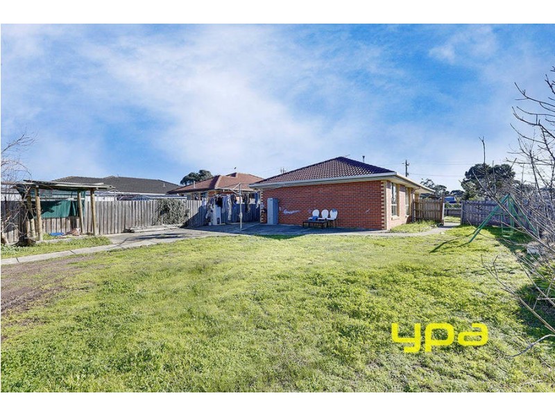 1 Rokewood Crescent, Meadow Heights VIC 3048