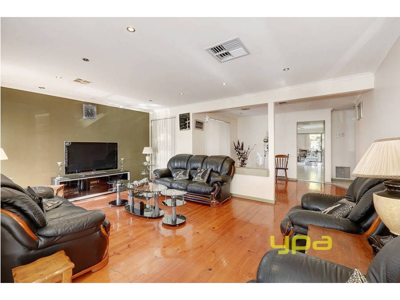 5 Peppermint Grove, Meadow Heights VIC 3048