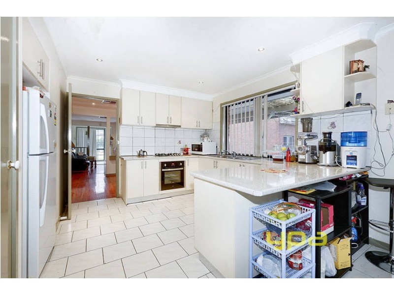 5 Peppermint Grove, Meadow Heights VIC 3048