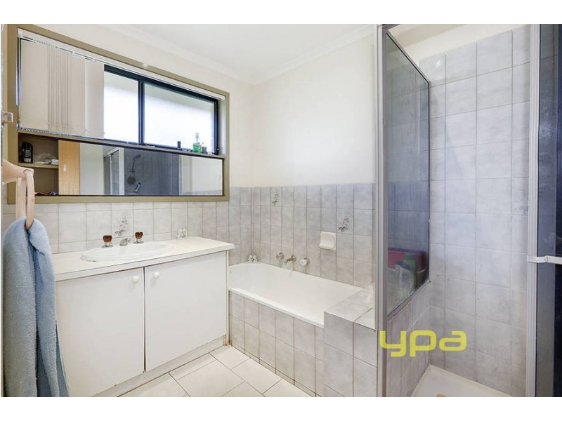 5 Peppermint Grove, Meadow Heights VIC 3048