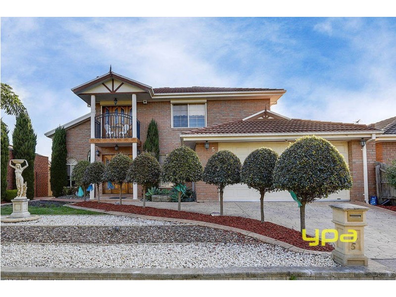 5 Phoenix Court, Roxburgh Park VIC 3064