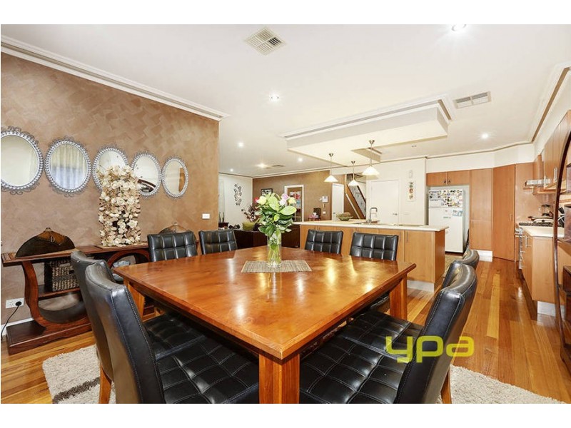 15 Watersedge Way, Roxburgh Park VIC 3064