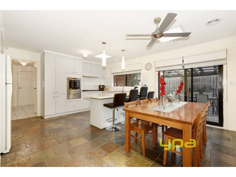 7 Harvey Court, Roxburgh Park VIC 3064