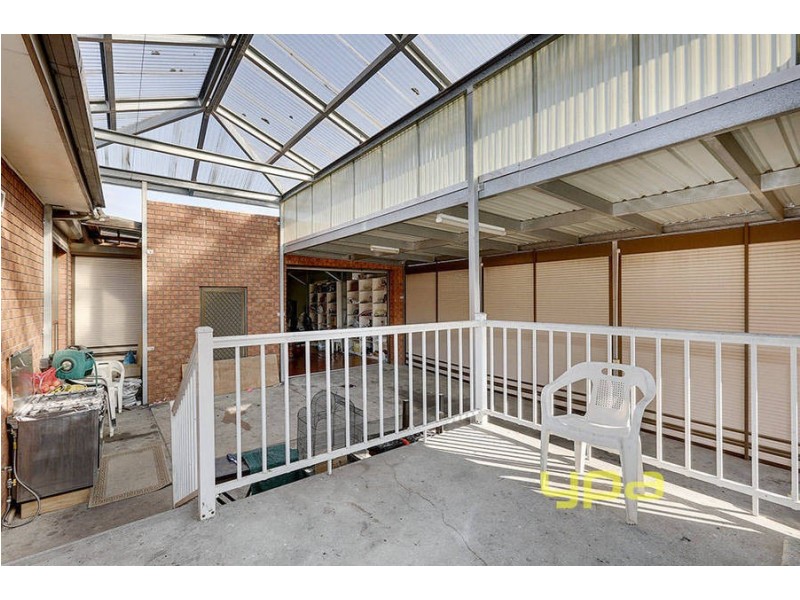 35 Pinnaroo Circuit, Meadow Heights VIC 3048