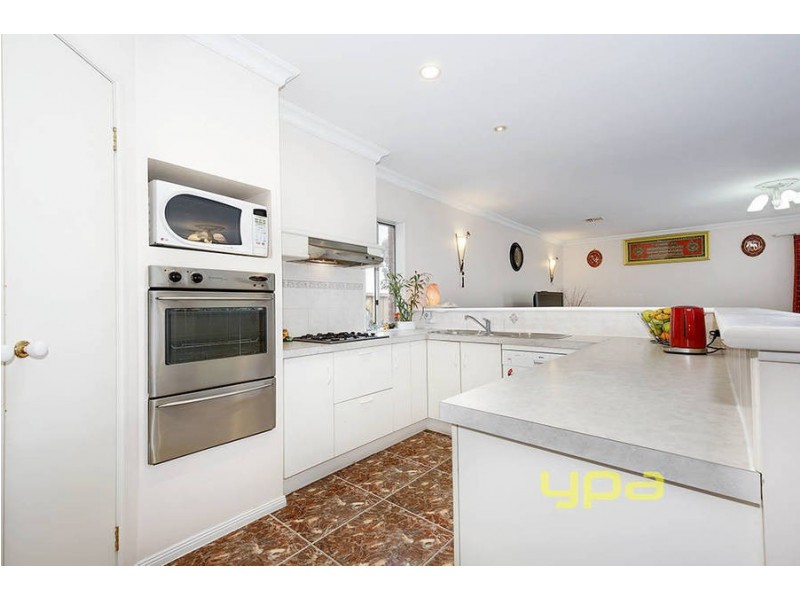 12 Gates Court, Roxburgh Park VIC 3064