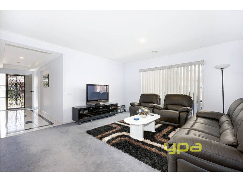 25 Wrigley Crescent, Roxburgh Park VIC 3064