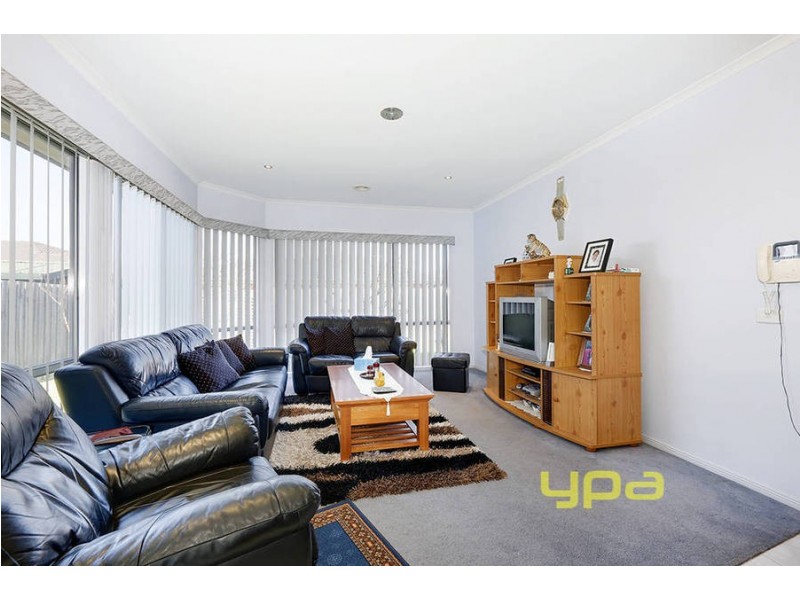 25 Wrigley Crescent, Roxburgh Park VIC 3064