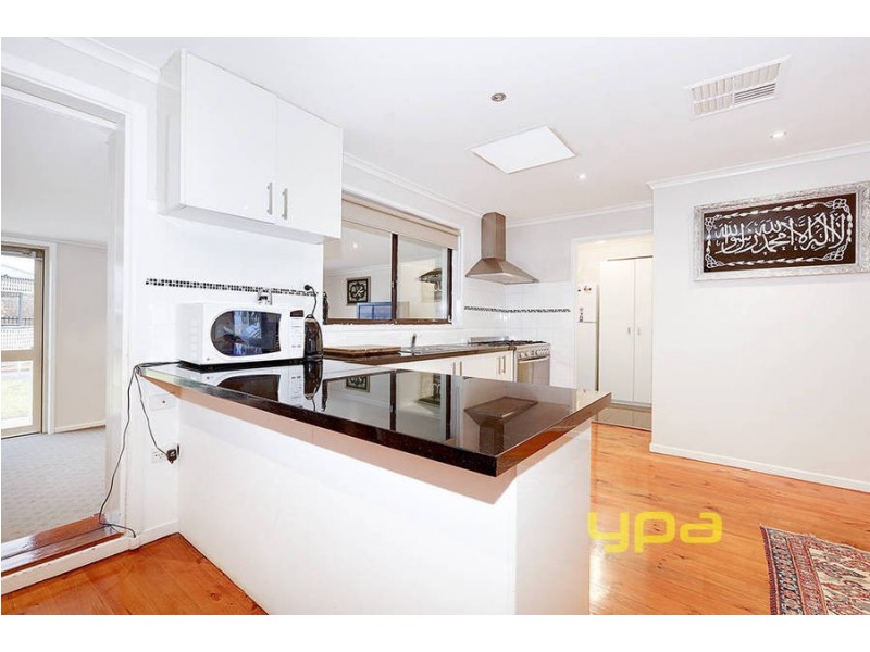 6 Chilwell Court, Meadow Heights VIC 3048