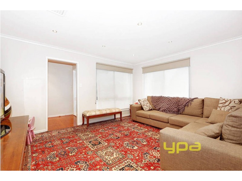 6 Chilwell Court, Meadow Heights VIC 3048