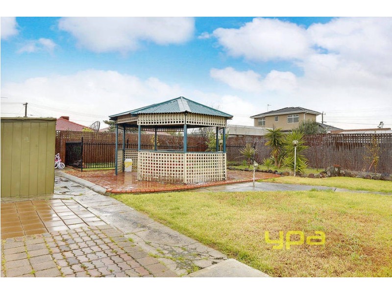 6 Chilwell Court, Meadow Heights VIC 3048