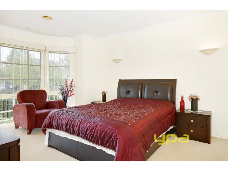 3 Herring Court, Roxburgh Park VIC 3064