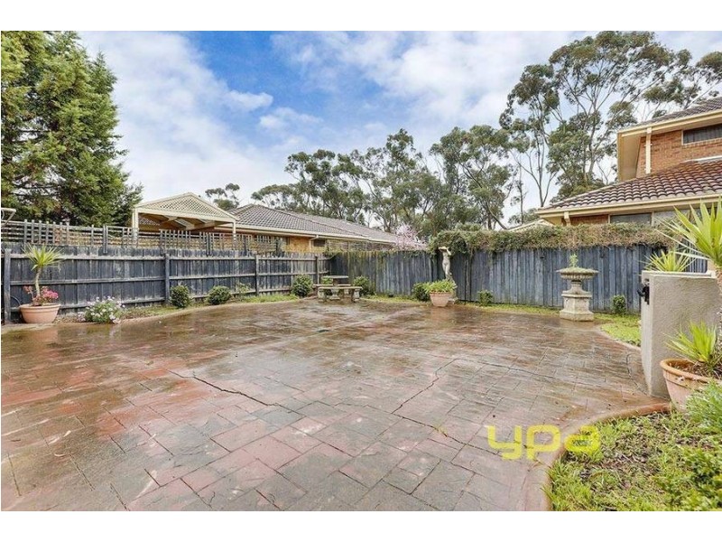 3 Herring Court, Roxburgh Park VIC 3064