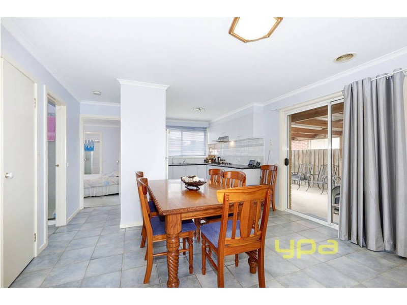 63 McKenzie Crescent, Roxburgh Park VIC 3064