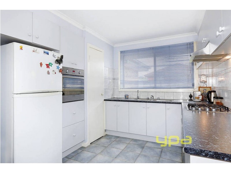 63 McKenzie Crescent, Roxburgh Park VIC 3064