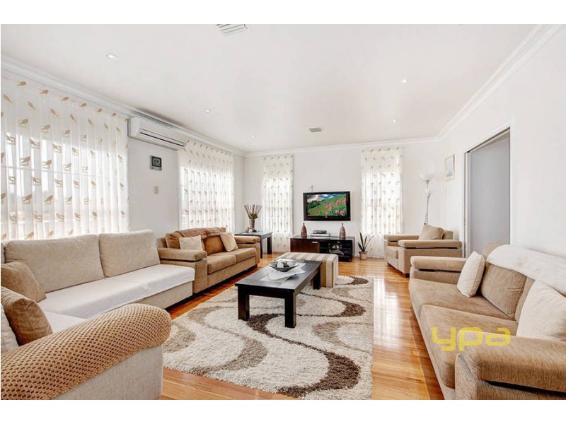 1 Rocklands Rise, Meadow Heights VIC 3048