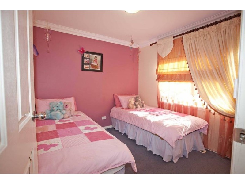 27 Karnak Crescent, Coolaroo VIC 3048