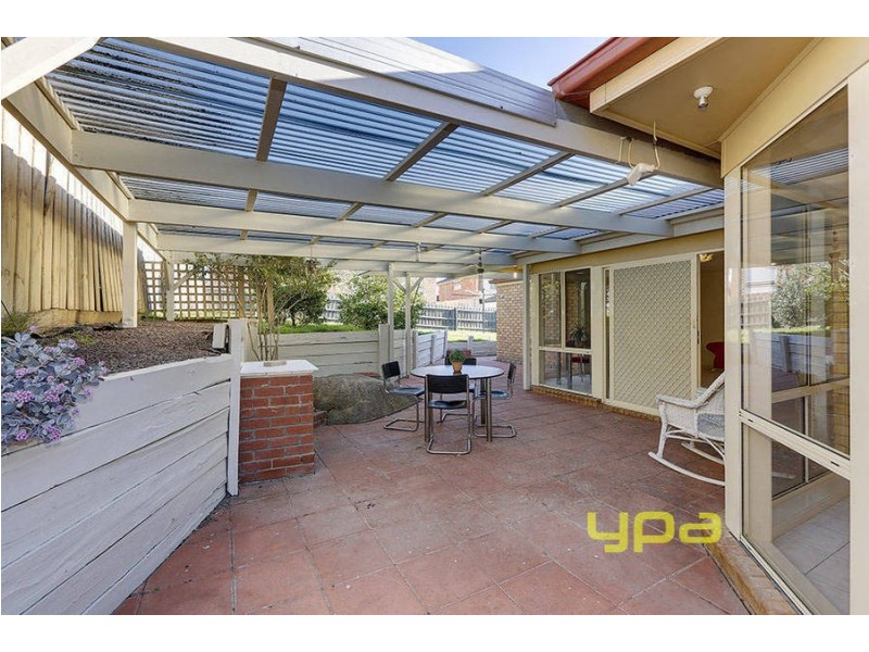 11 Correll Way, Roxburgh Park VIC 3064