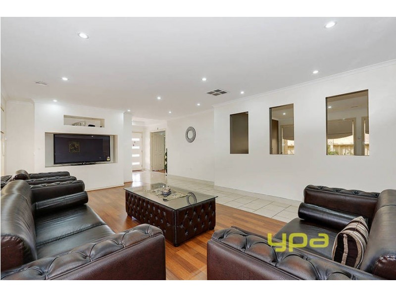 17 Hemsworth Court, Roxburgh Park VIC 3064