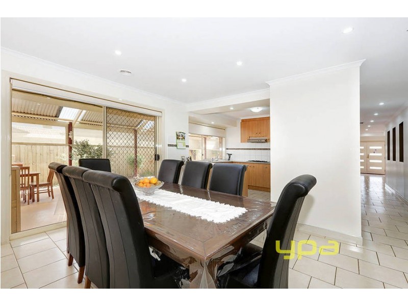 17 Hemsworth Court, Roxburgh Park VIC 3064