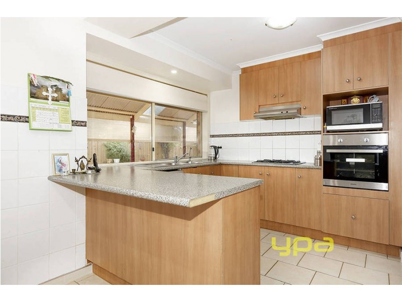 17 Hemsworth Court, Roxburgh Park VIC 3064