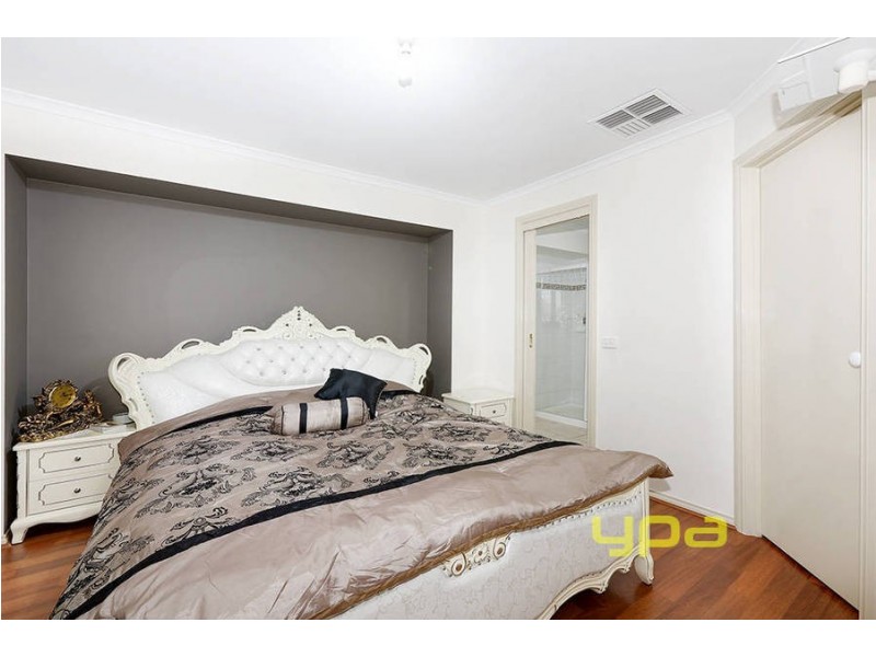 17 Hemsworth Court, Roxburgh Park VIC 3064