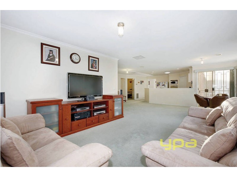 22 Centaurus Avenue, Roxburgh Park VIC 3064