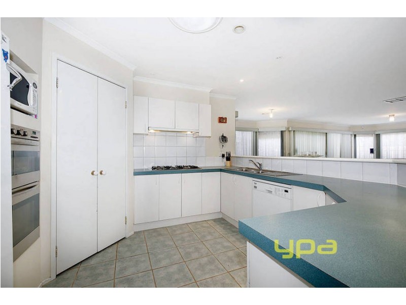 22 Centaurus Avenue, Roxburgh Park VIC 3064