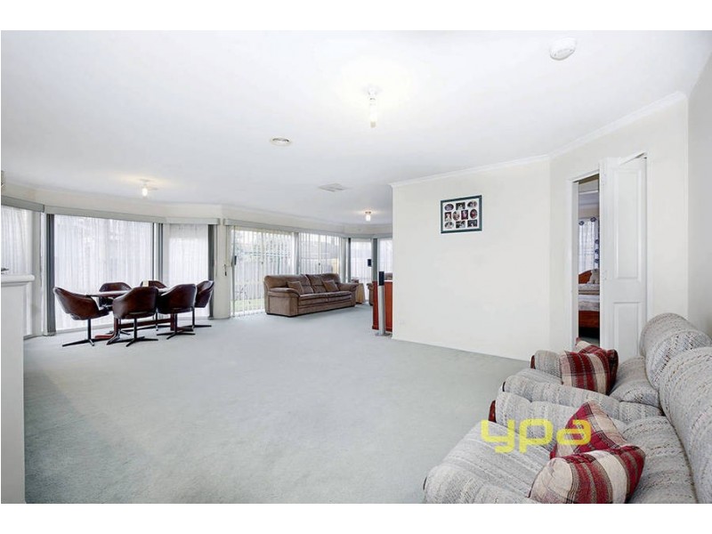 22 Centaurus Avenue, Roxburgh Park VIC 3064