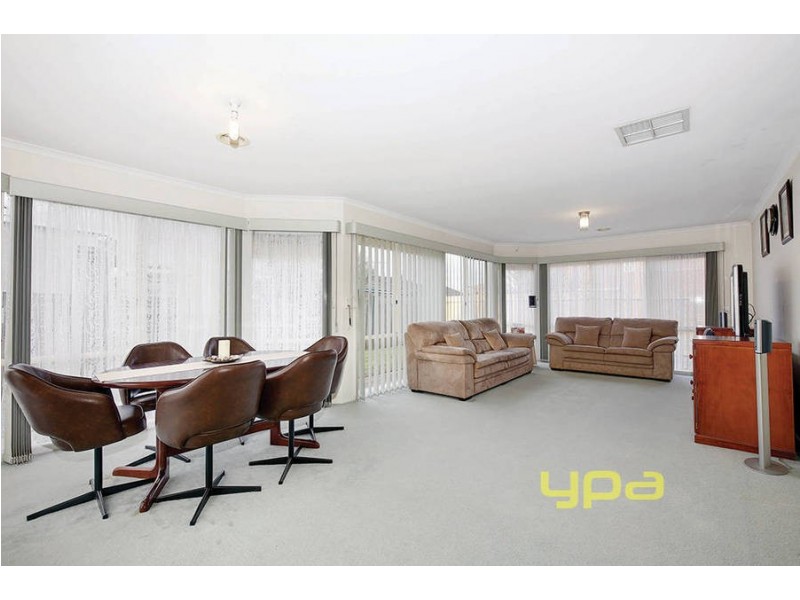 22 Centaurus Avenue, Roxburgh Park VIC 3064