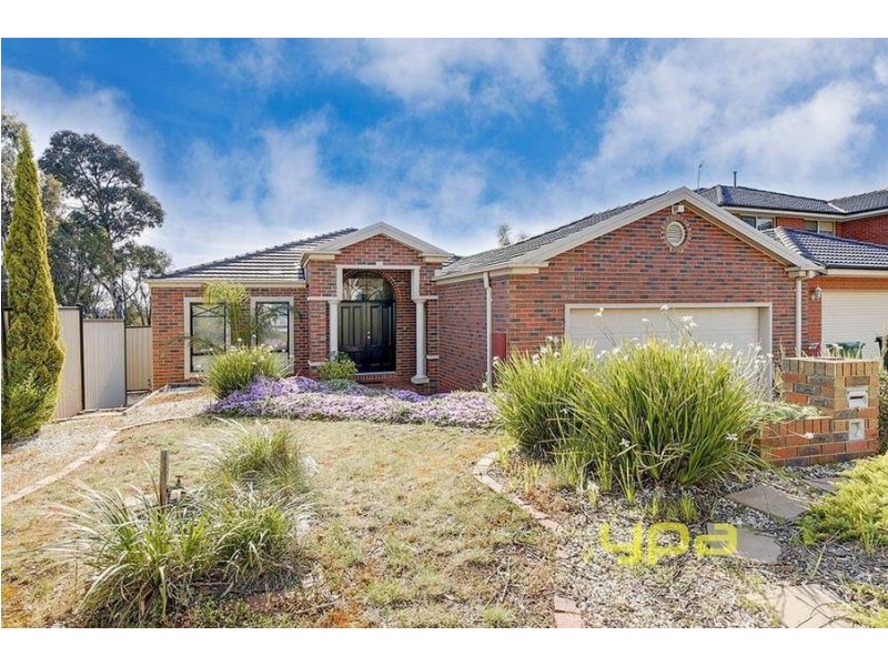 4 Lambert Place, Roxburgh Park VIC 3064