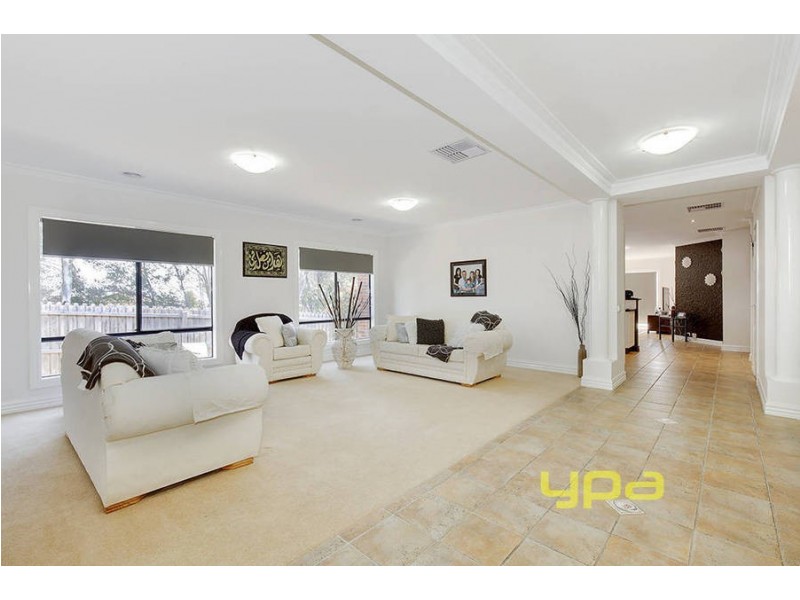 4 Lambert Place, Roxburgh Park VIC 3064