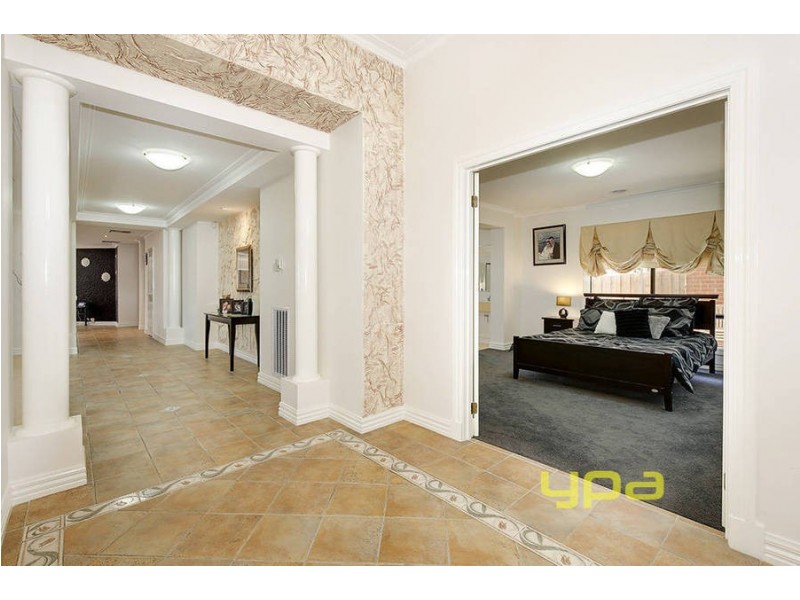 4 Lambert Place, Roxburgh Park VIC 3064