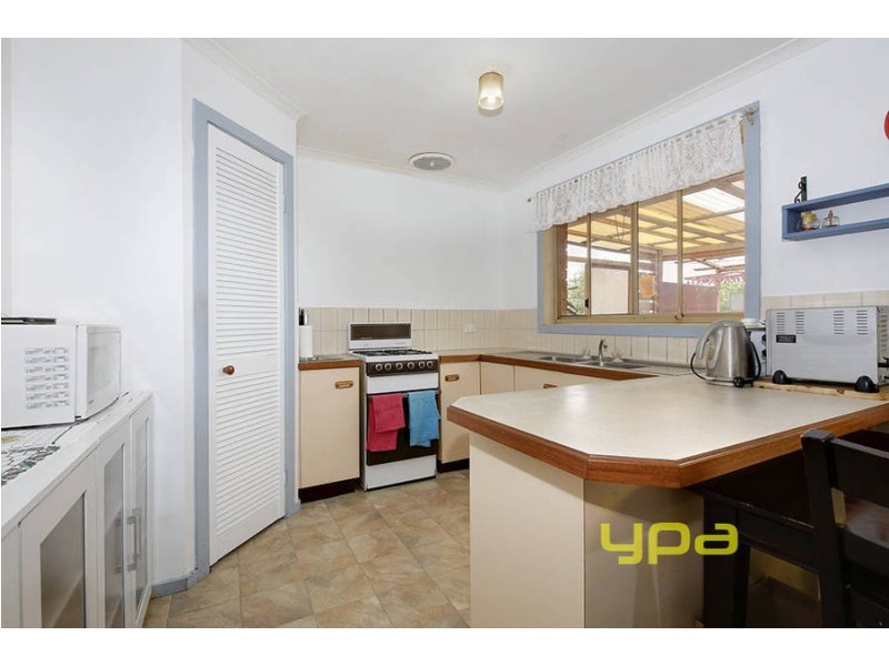 1/4 Rocklands Rise, Meadow Heights VIC 3048