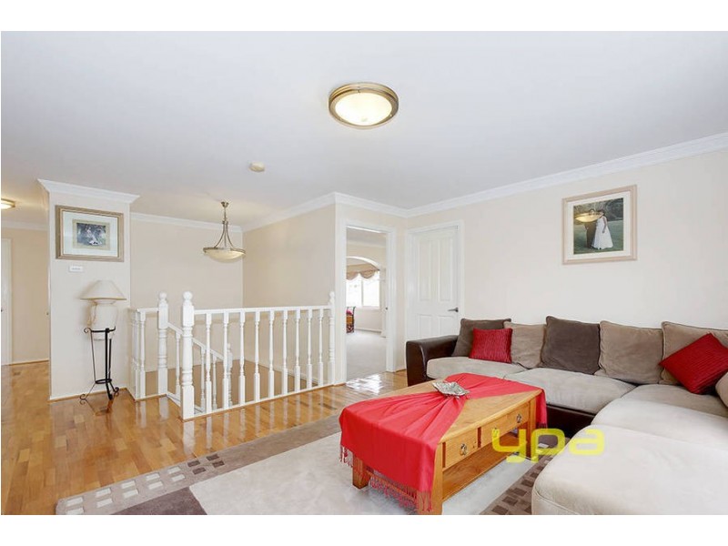 16 Douglas Mawson Drive, Roxburgh Park VIC 3064