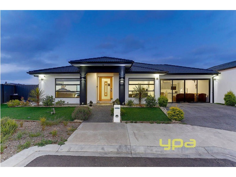 108 Biltmore Crescent, Roxburgh Park VIC 3064