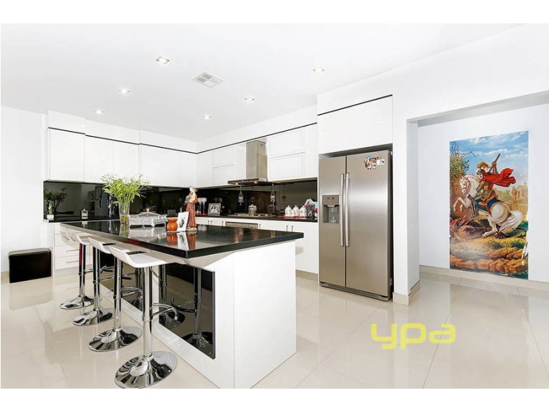 108 Biltmore Crescent, Roxburgh Park VIC 3064