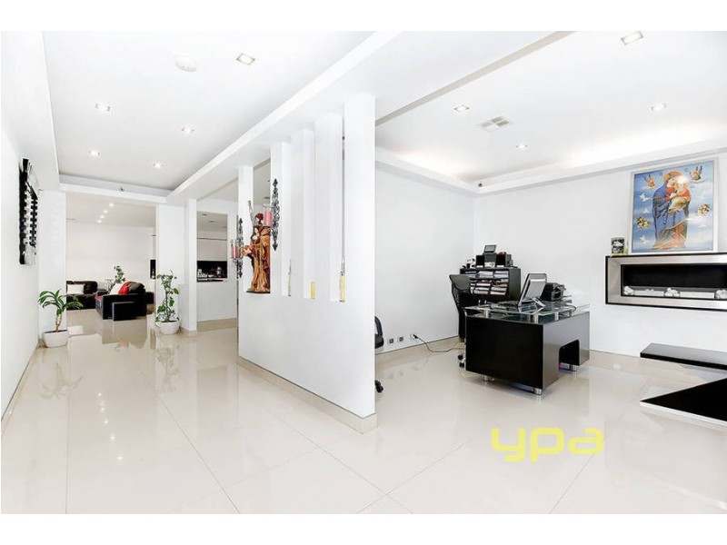 108 Biltmore Crescent, Roxburgh Park VIC 3064