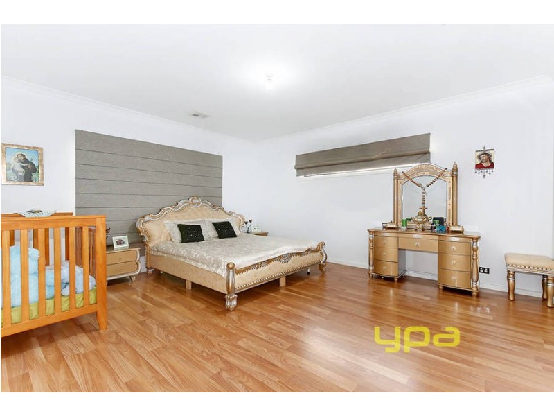 108 Biltmore Crescent, Roxburgh Park VIC 3064