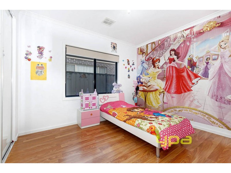 108 Biltmore Crescent, Roxburgh Park VIC 3064