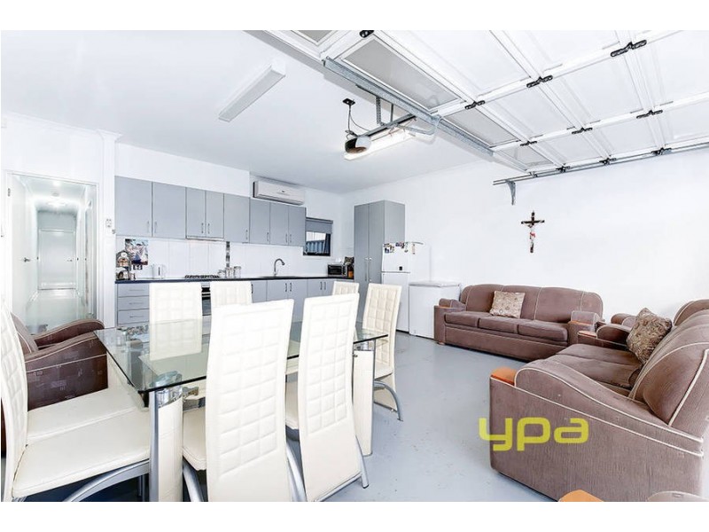 108 Biltmore Crescent, Roxburgh Park VIC 3064