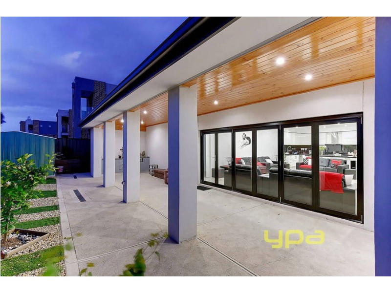 108 Biltmore Crescent, Roxburgh Park VIC 3064