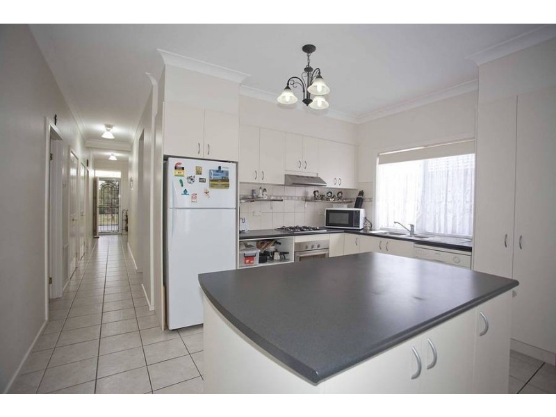 50 Statesman Avenue, Roxburgh Park VIC 3064