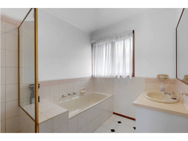 5 Dillwynia Place, Meadow Heights VIC 3048