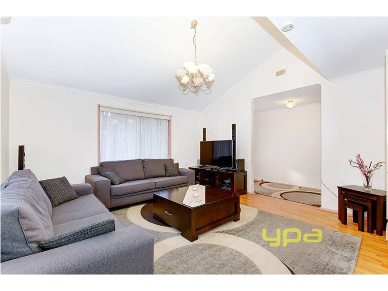 24 Gunbower Crescent, Meadow Heights VIC 3048