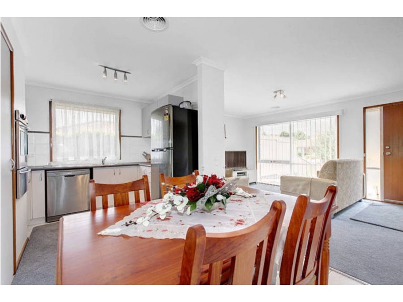 107 Cassinia Crescent, Meadow Heights VIC 3048