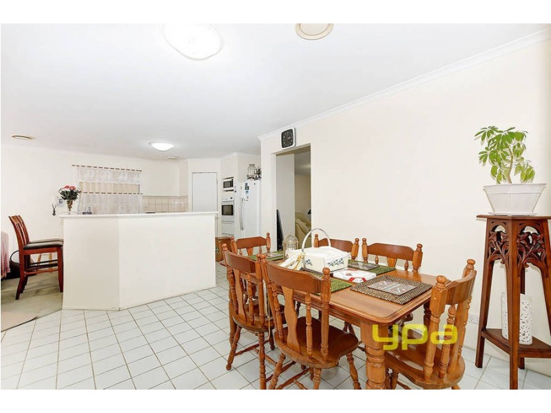 37 Sheridan Way, Roxburgh Park VIC 3064