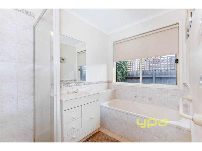 41 Salween Crescent, Roxburgh Park VIC 3064