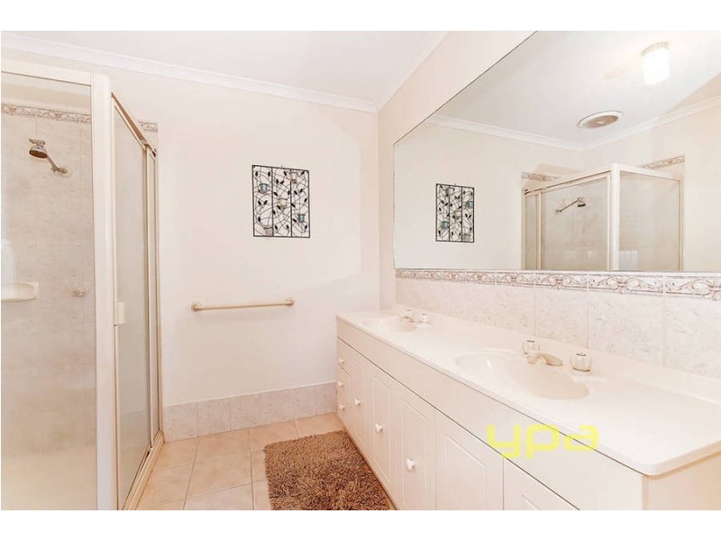 41 Salween Crescent, Roxburgh Park VIC 3064