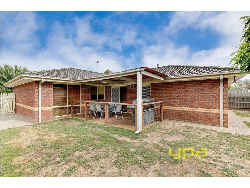 41 Salween Crescent, Roxburgh Park VIC 3064