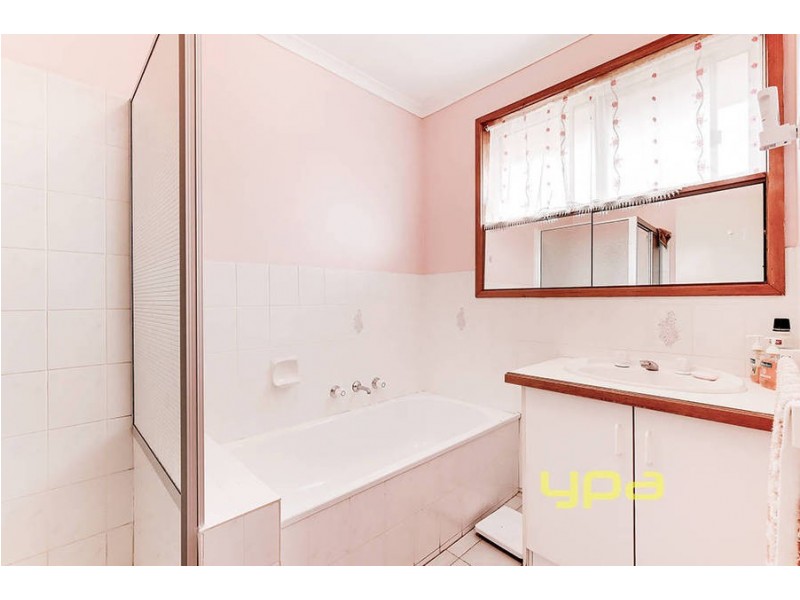 1/24 Amarina Close, Meadow Heights VIC 3048